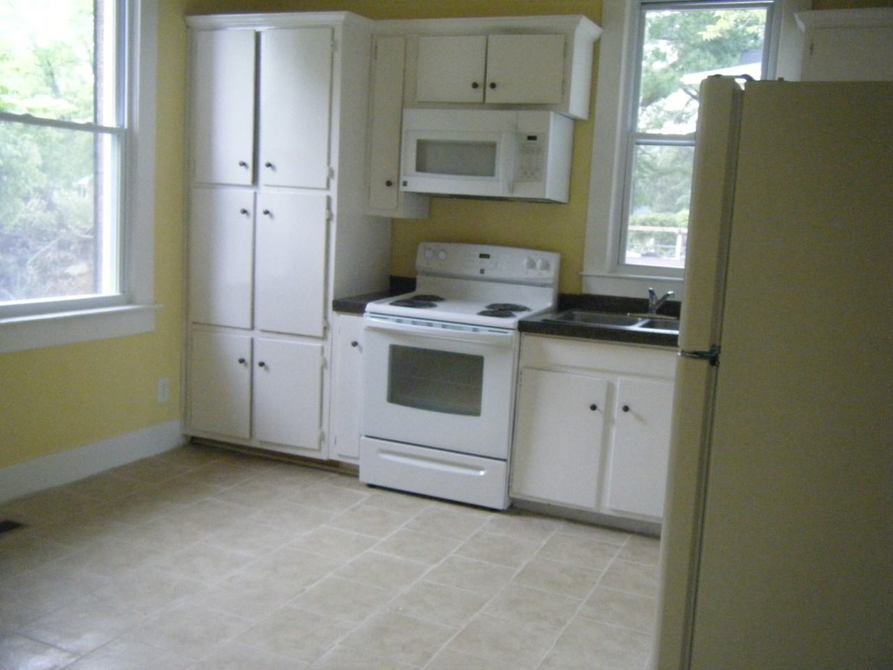 471 W Darlington St Apt B #1 - Photo 3 of 4