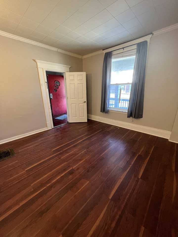 265 Sherbrooke St - Photo 3 of 15