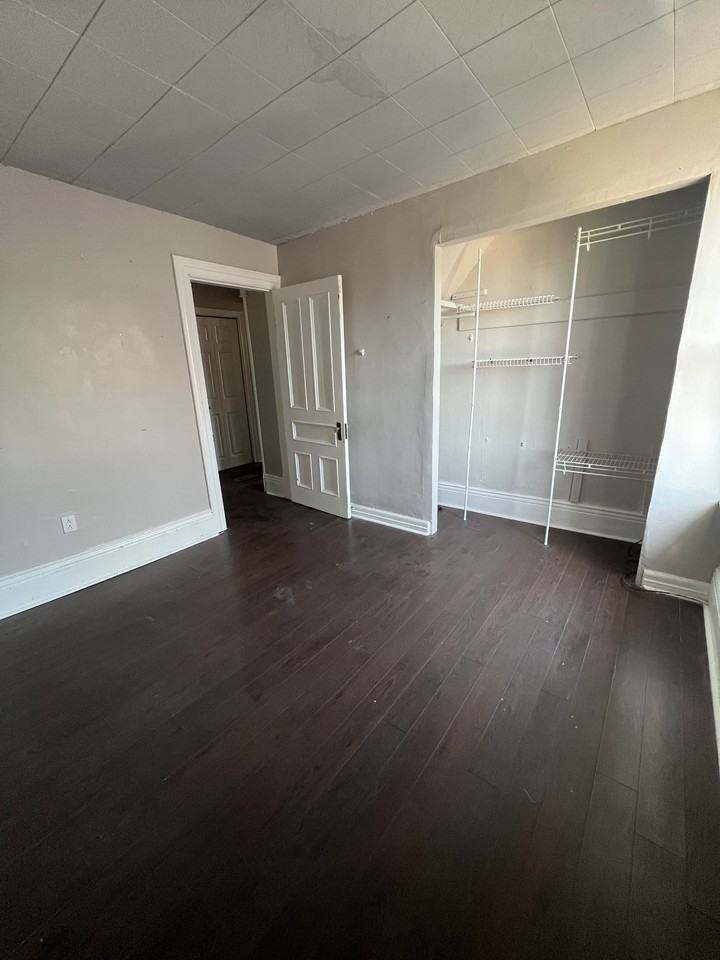 265 Sherbrooke St - Photo 4 of 15