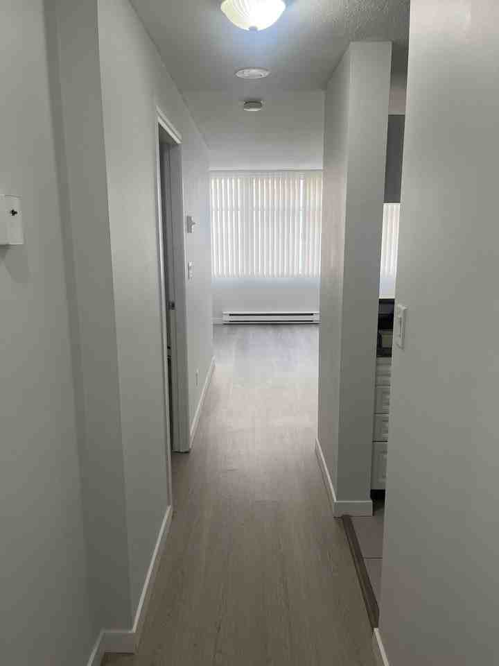 1278 Granville St #405