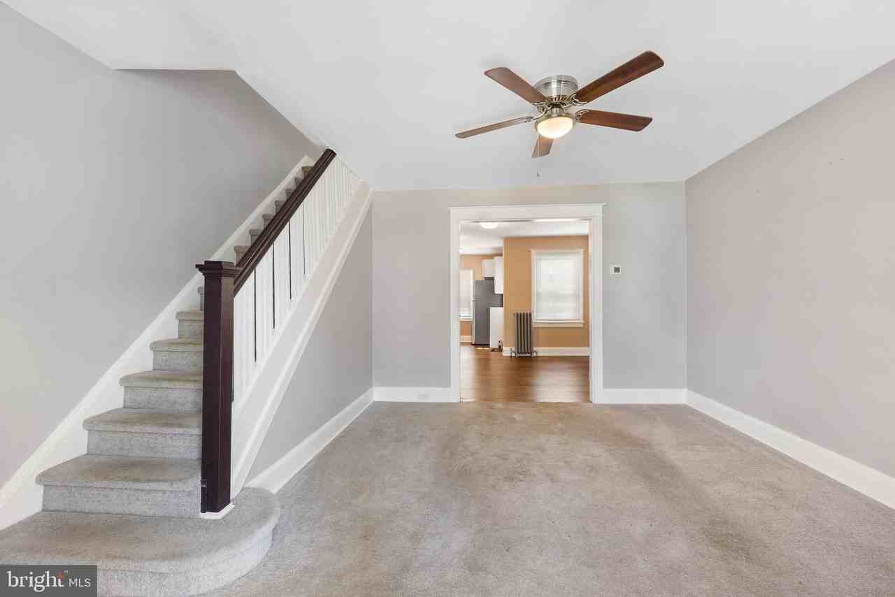 1011 Clifton Ave - Photo 4 of 26