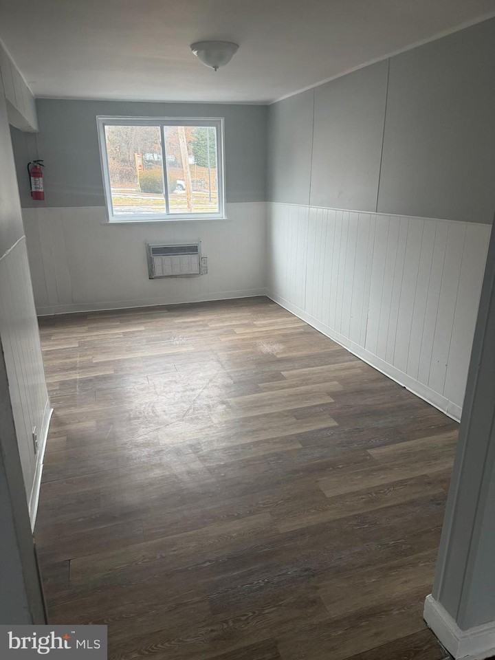 203 Cambridge Rd - Photo 4 of 13