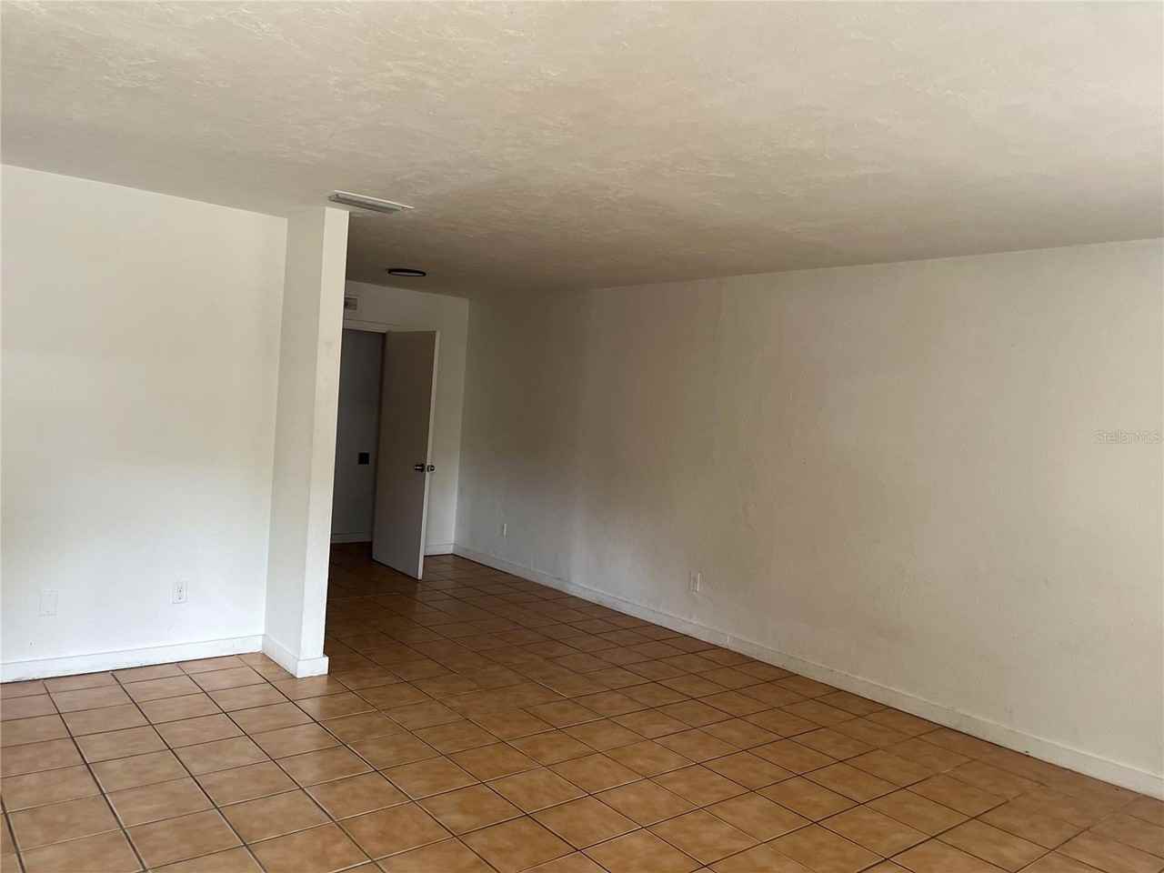 2629 Sw 31st Pl #1 - Photo 2 of 7