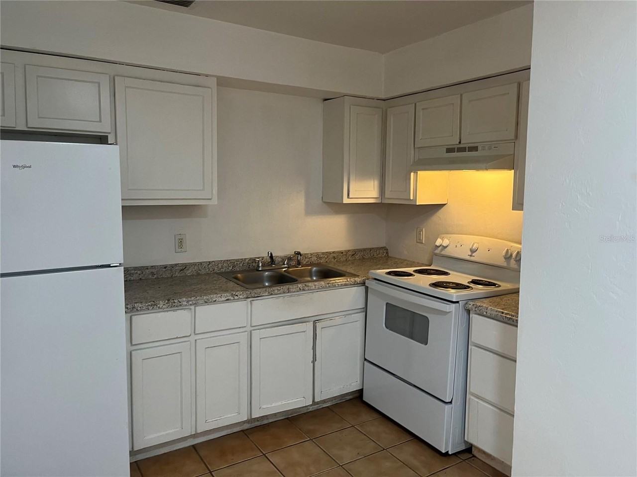 2629 Sw 31st Pl #1 - Photo 3 of 7