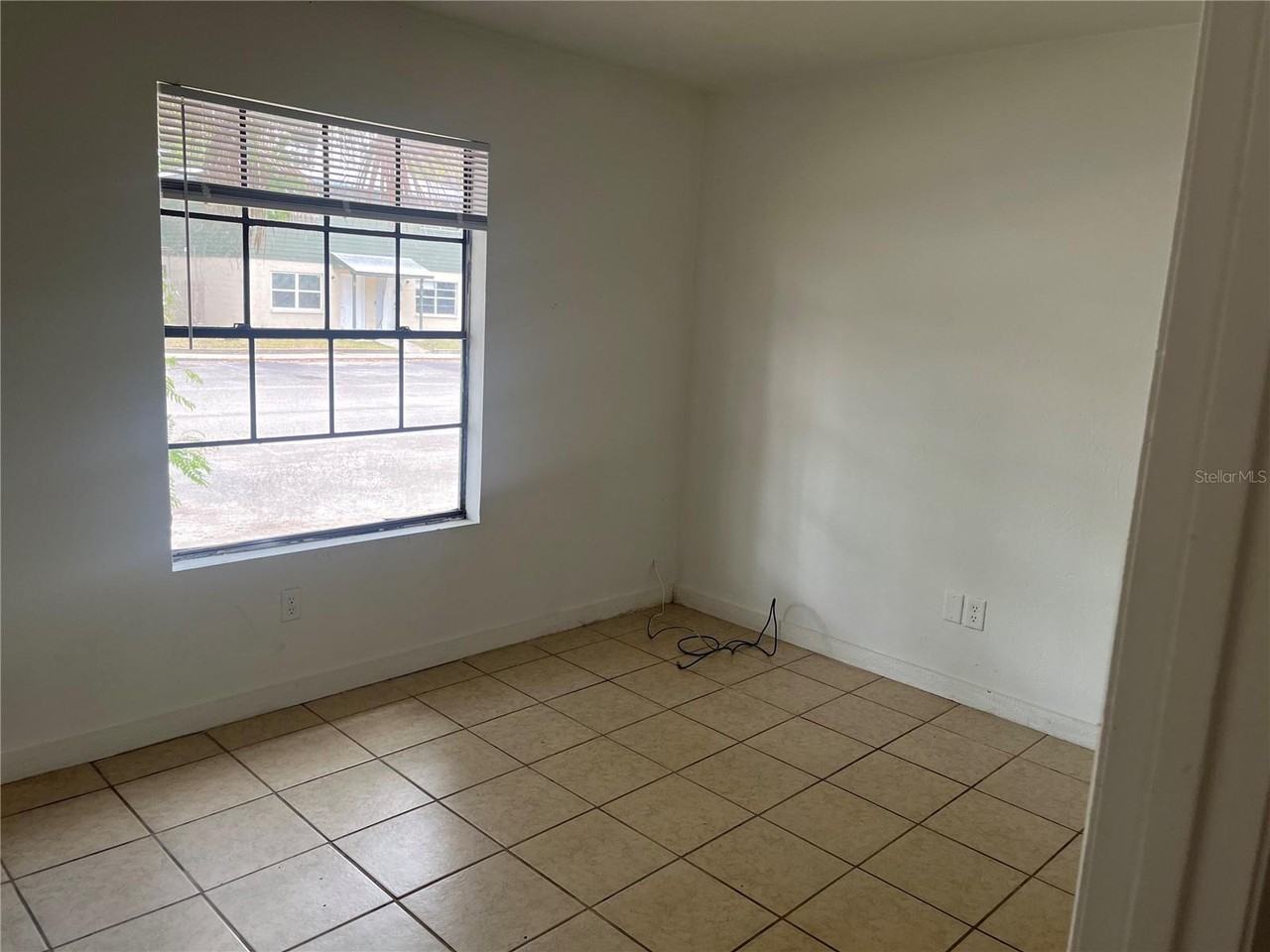 2629 Sw 31st Pl #1 - Photo 5 of 7