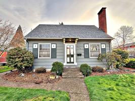 featured image of 4828 Ne Going St #A