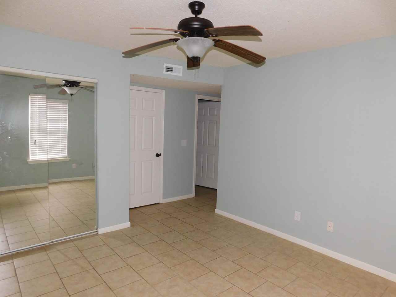 535 3rd Loop Rd Apt A #1 - Photo 4 of 8