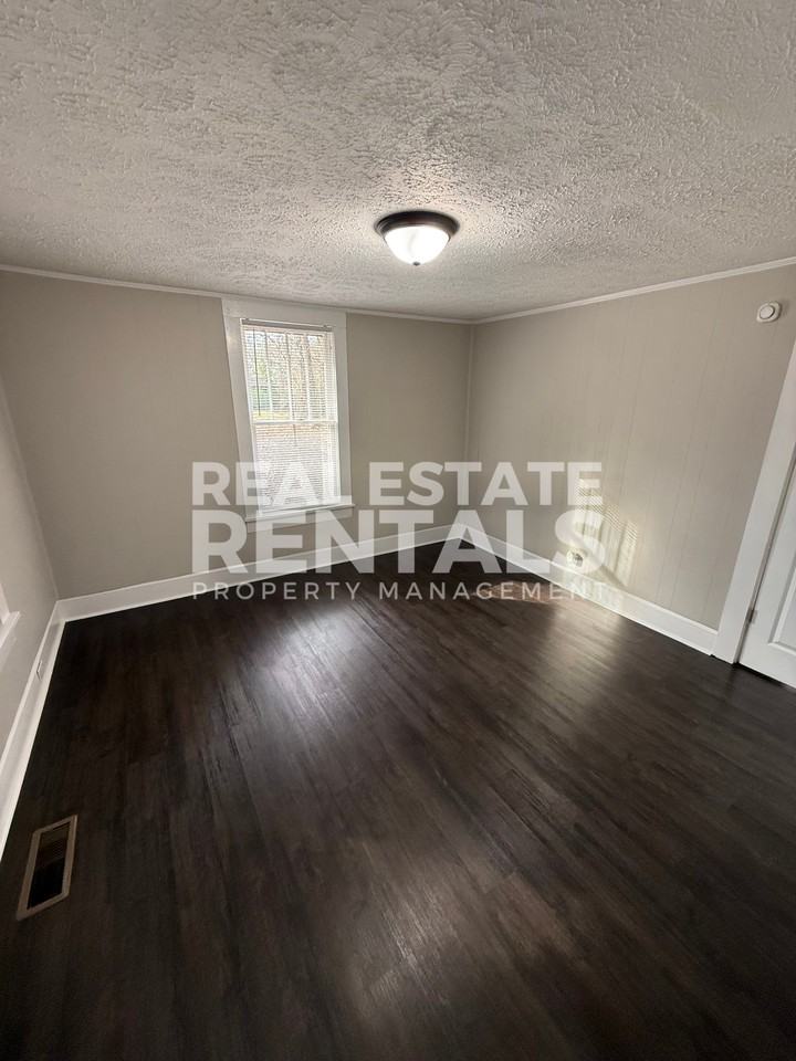 1036 Glendale Ave #1 - Photo 6 of 11