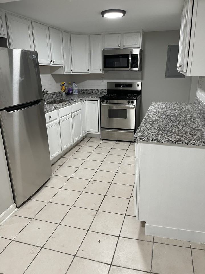 4235 W Potomac Ave - Photo 2 of 10