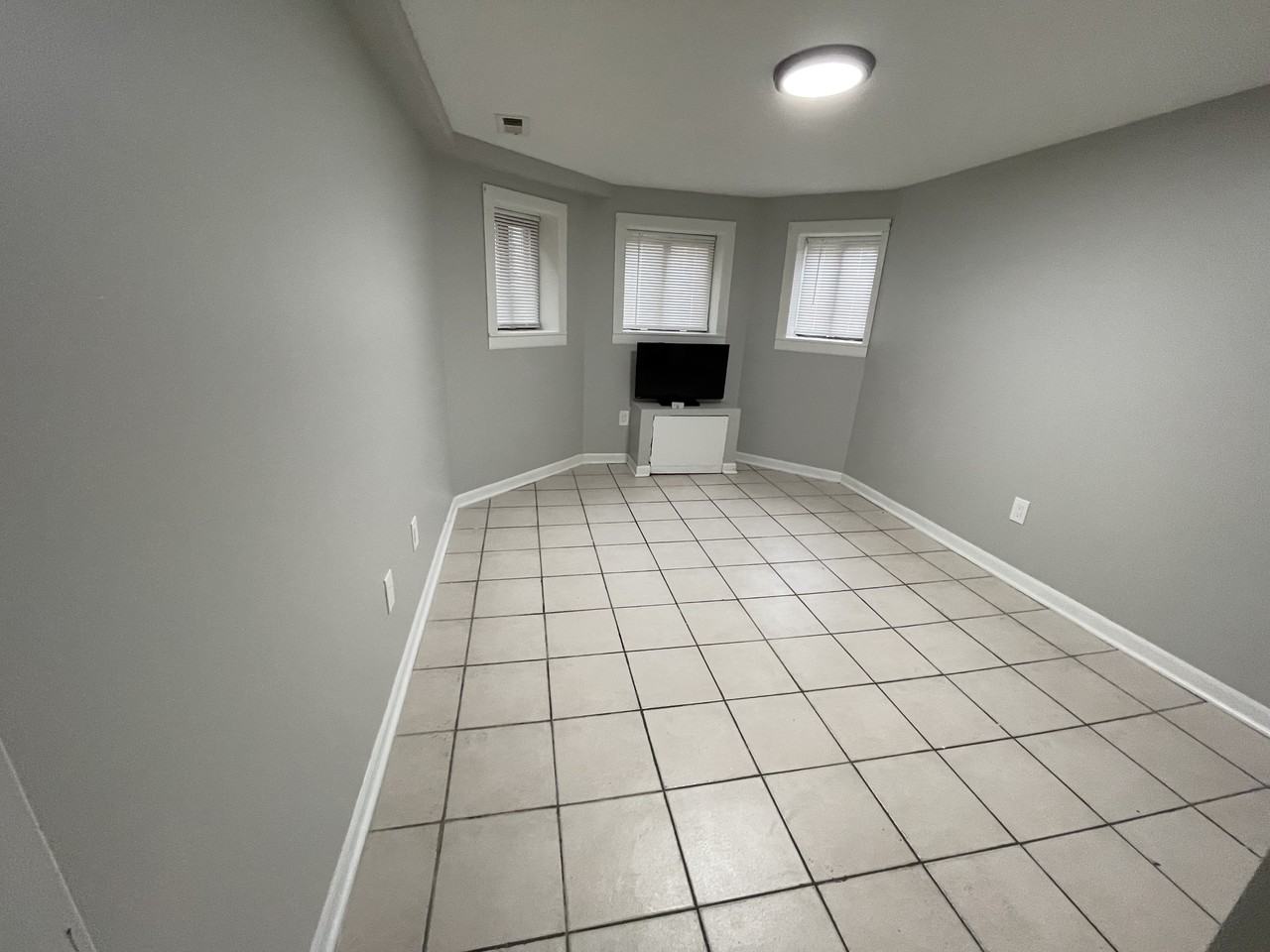 4235 W Potomac Ave - Photo 7 of 10