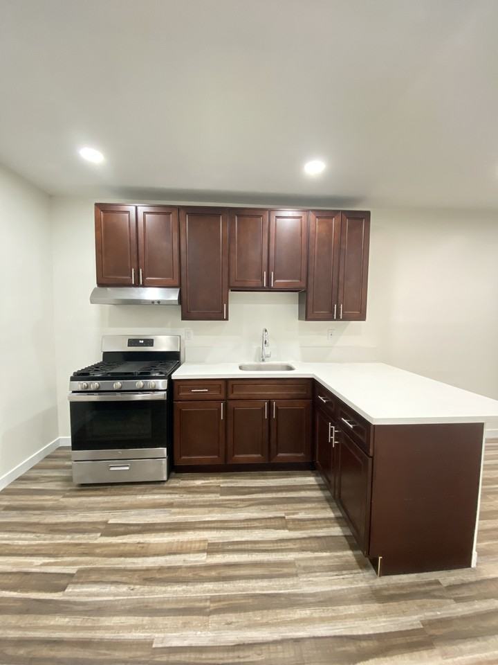 70 15th Pl #15 - Photo 2 of 10