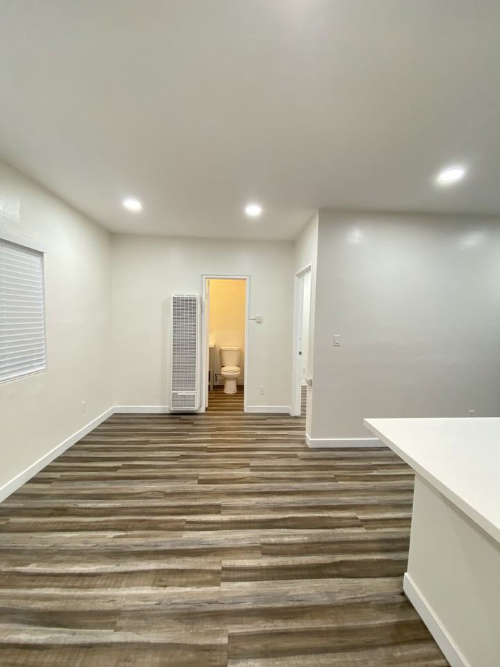 70 15th Pl #15 - Photo 6 of 10