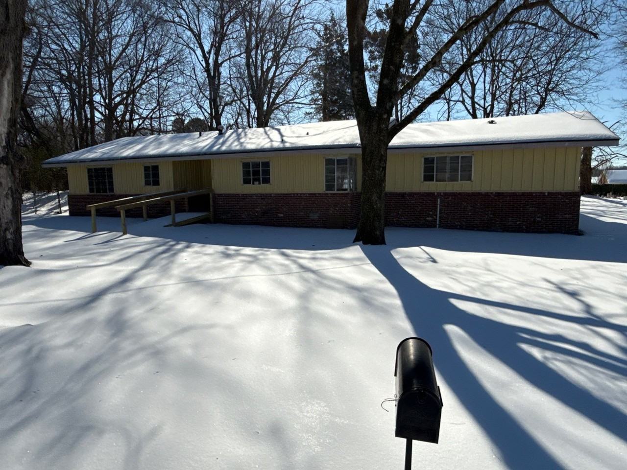 1130 Warren St #1 - Photo 2 of 12