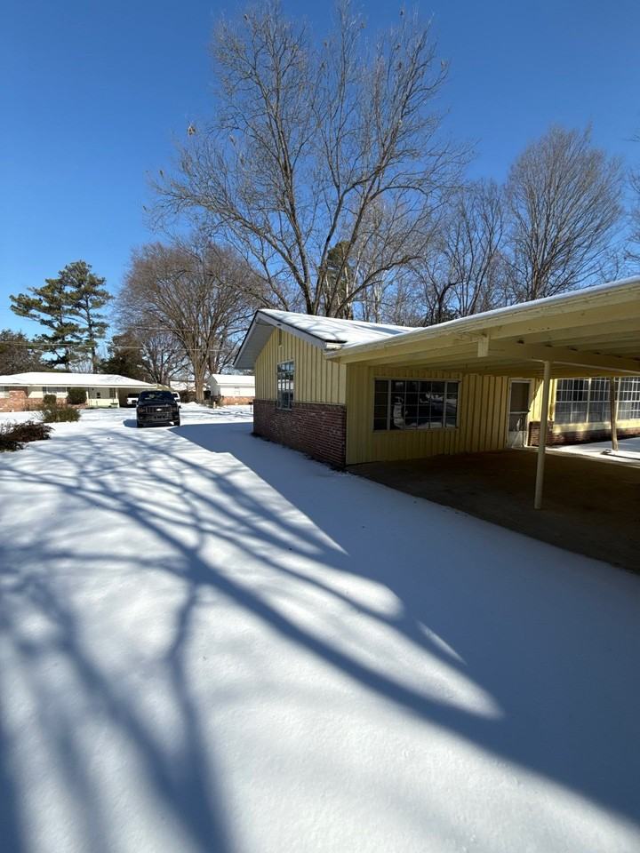 1130 Warren St #1 - Photo 3 of 12