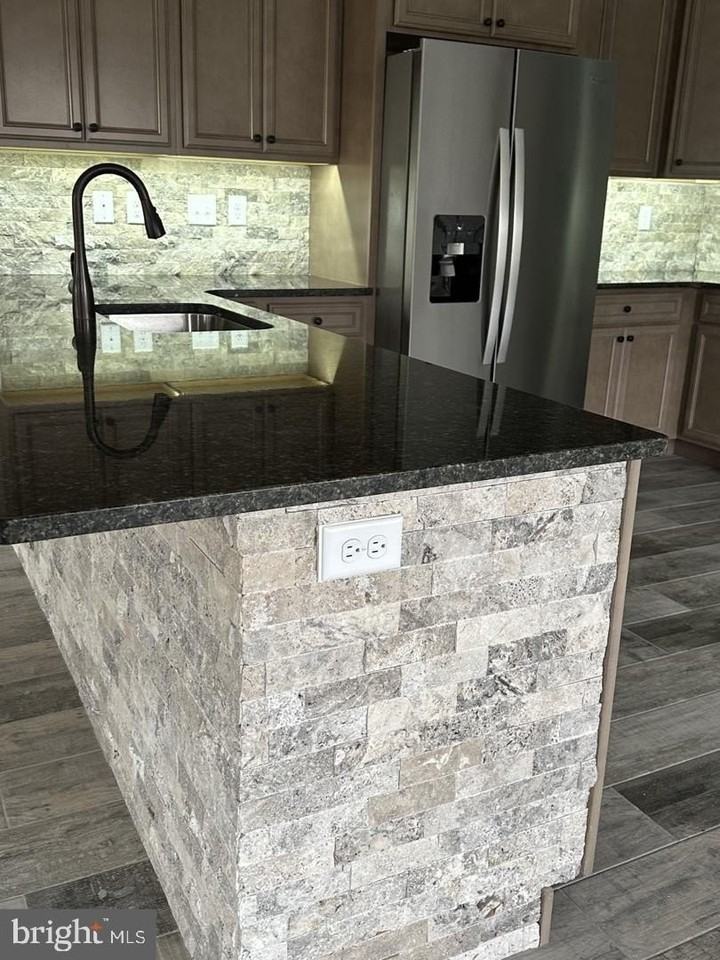 117 Delano Dr - Photo 3 of 23