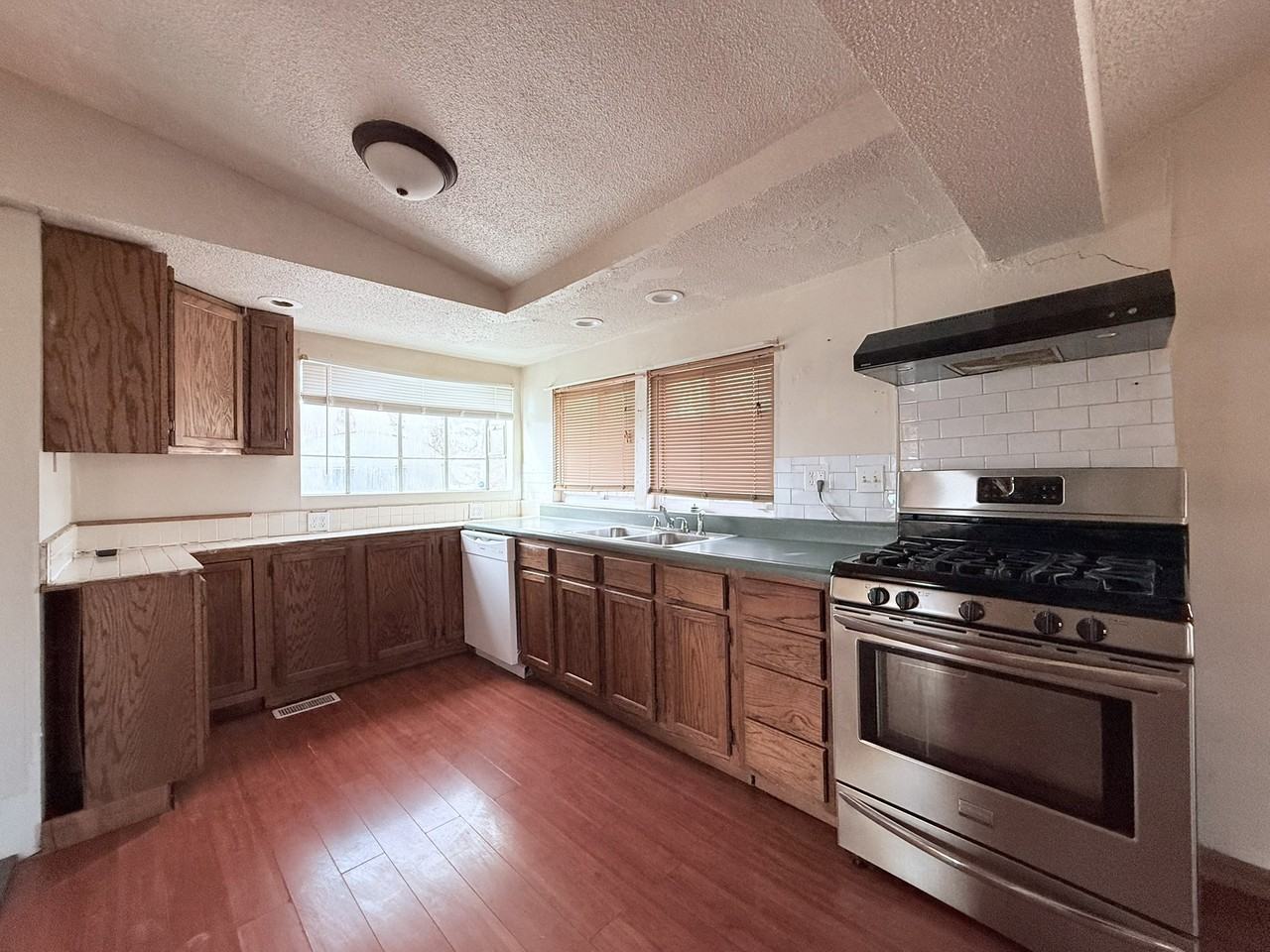 155 N Lay Ave #1 - Photo 3 of 10