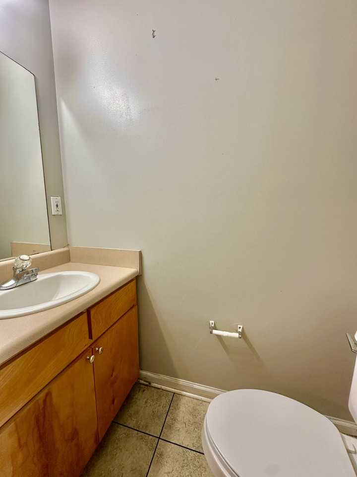 1314 Hasting DrApt. C3 #C3 - Photo 3 of 12