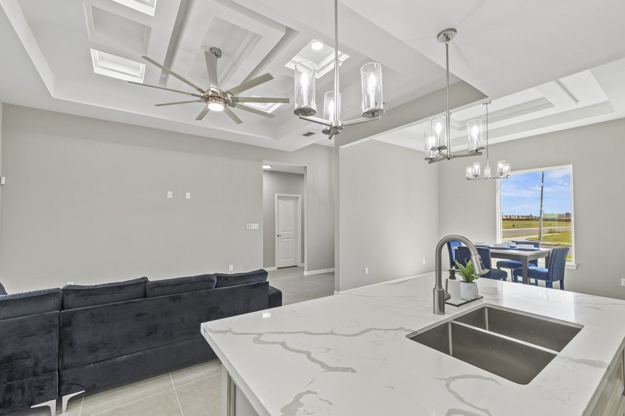 N 37th St #1 - Photo 3 of 12