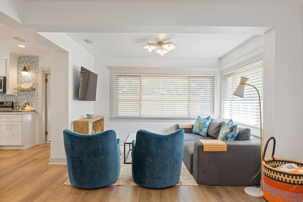 304 Nw 24th St #1 - Photo 6 of 31