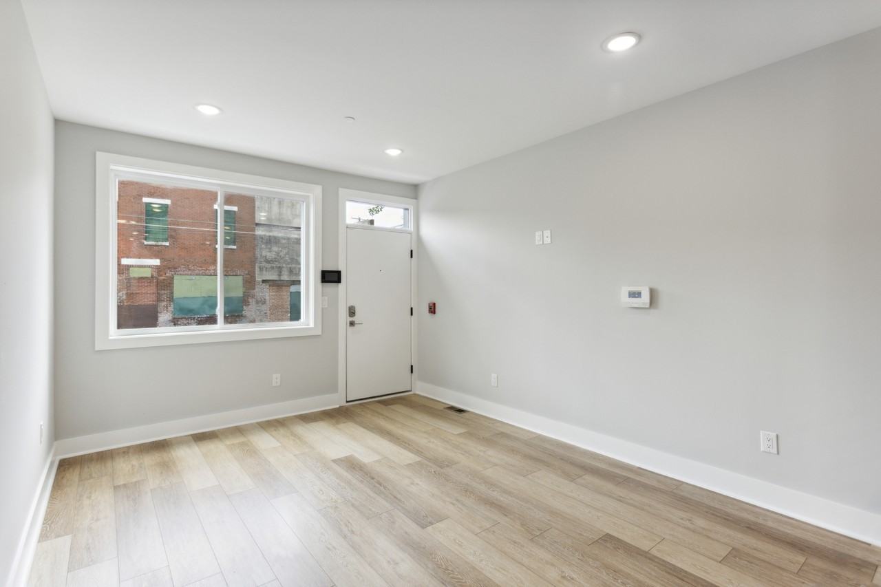 1909 E Huntingdon St #2 - Photo 4 of 11