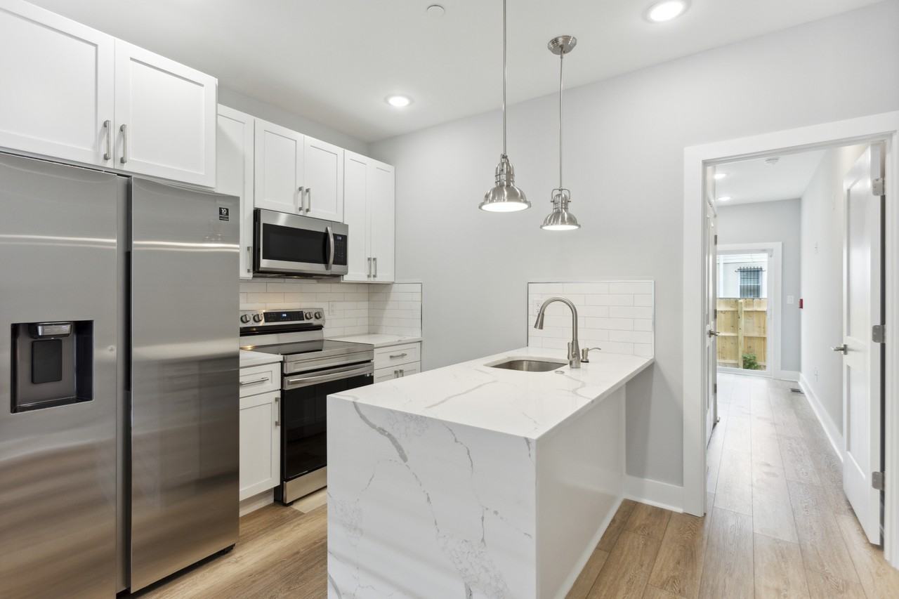 1909 E Huntingdon St #2 - Photo 5 of 11