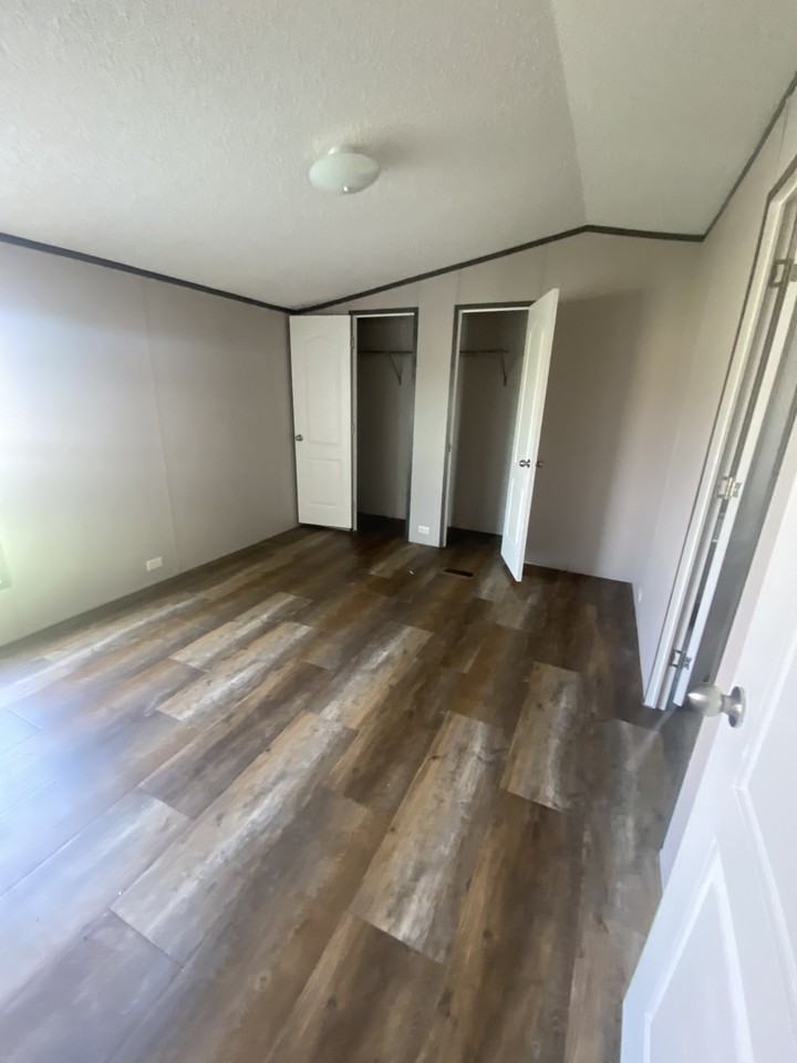 6735 Highway 90 E - Photo 3 of 10