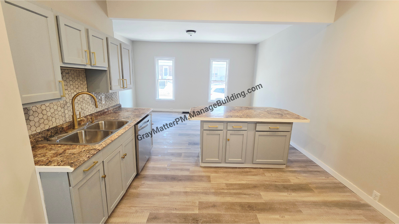 1032 Raspberry St #1 - Photo 3 of 18