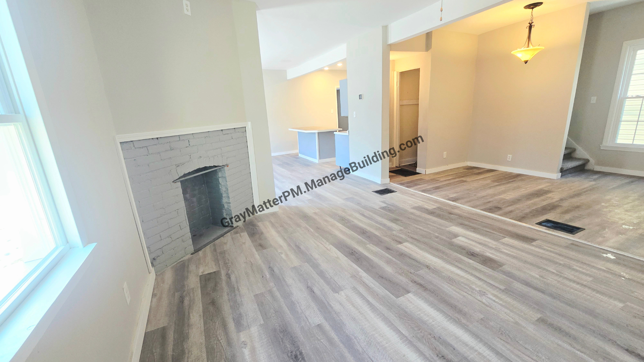 1032 Raspberry St #1 - Photo 5 of 18