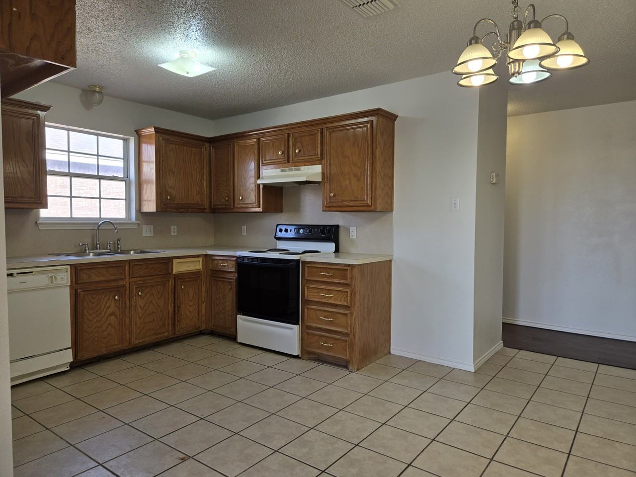 5709 Auburn Dr #1 - Photo 6 of 19