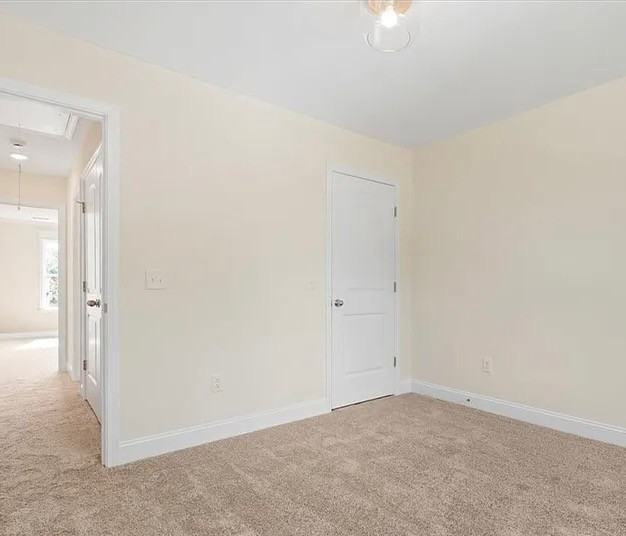 22 Governors Blvd #1 - Photo 4 of 8