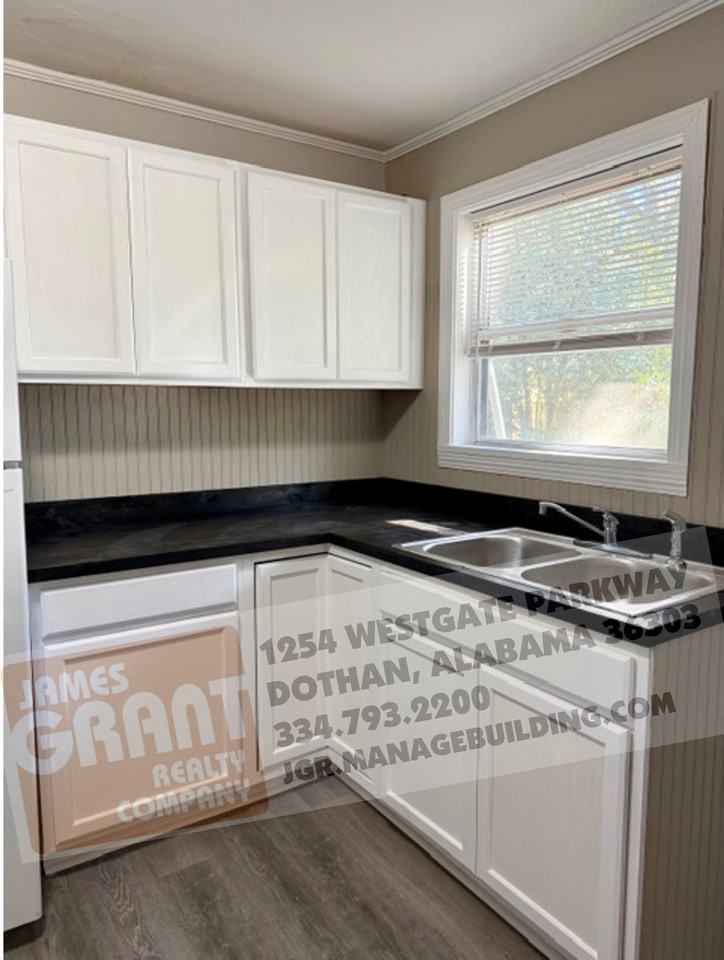 1103 Tacoma St #1 - Photo 4 of 13