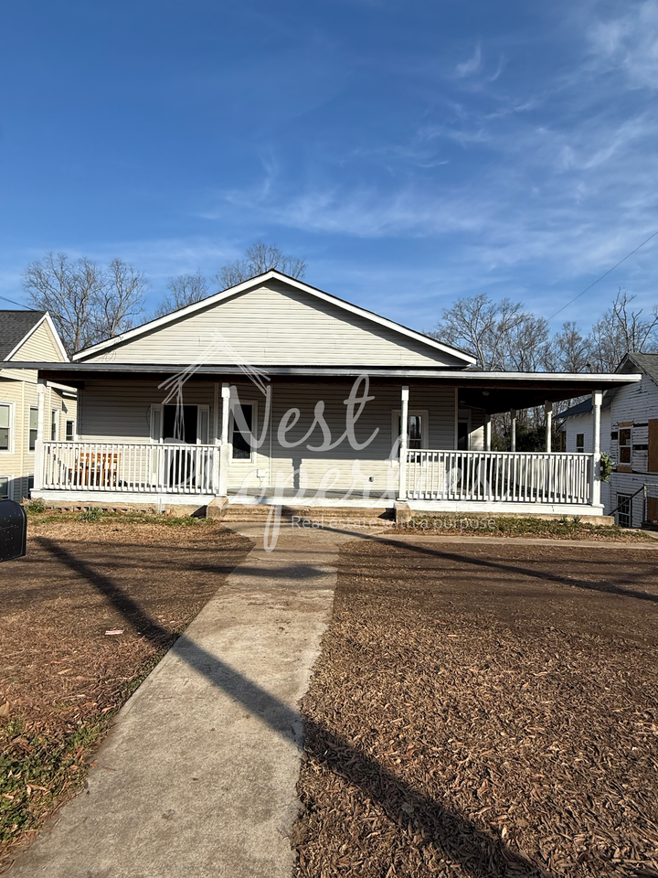 233 Cambridge Ave E #3