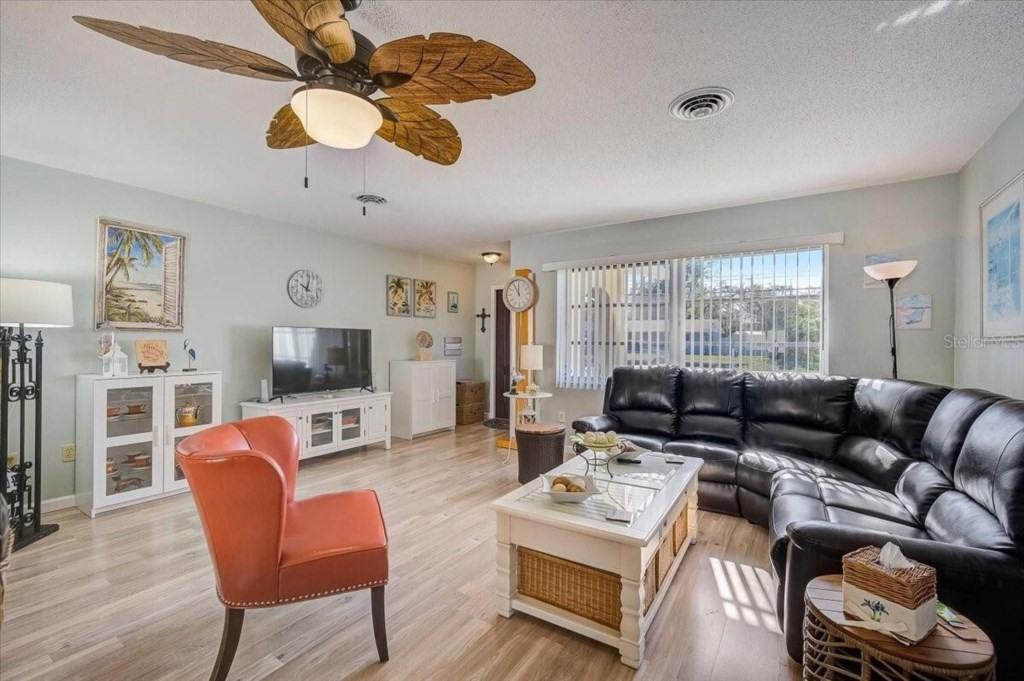 476 W Seminole Dr #1 - Photo 4 of 11