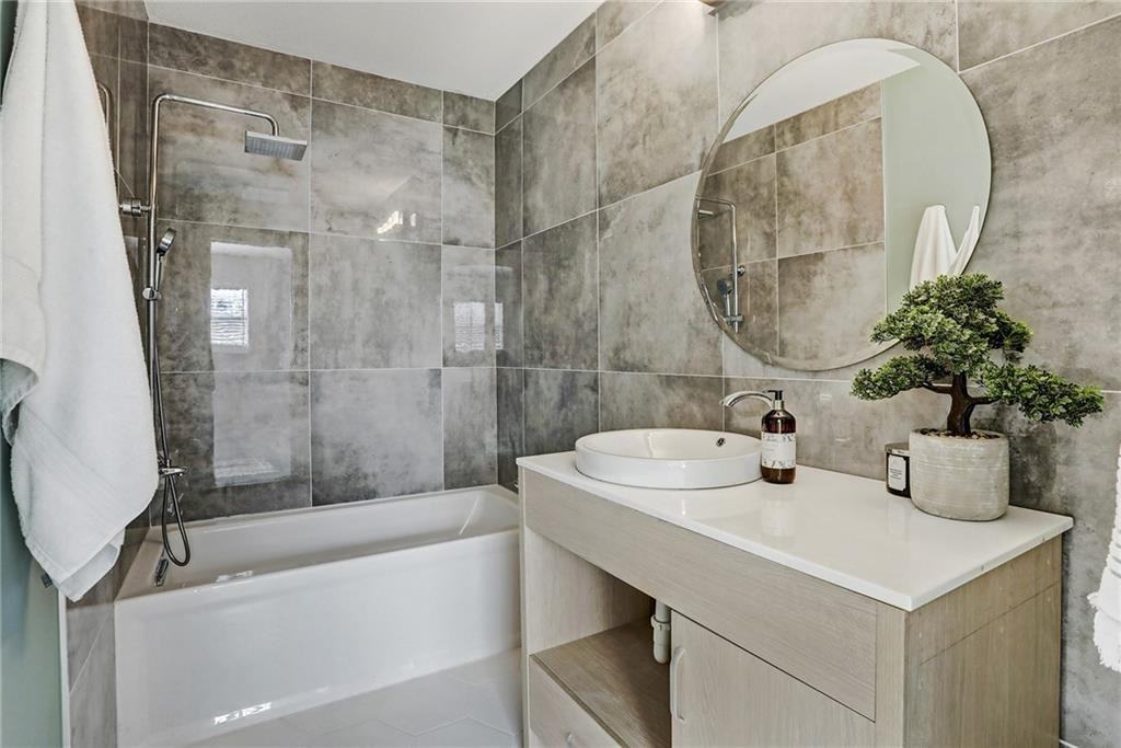 1810 River Crossing Cir #1 - Photo 3 of 7