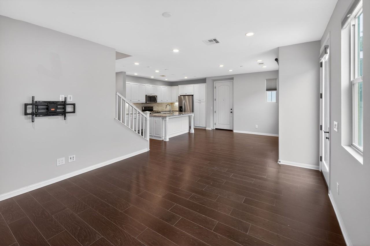 16421 Veridian Cir #1 - Photo 3 of 30