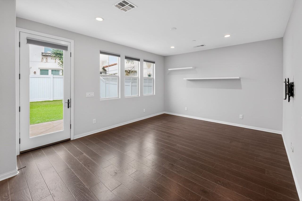 16421 Veridian Cir #1 - Photo 5 of 30