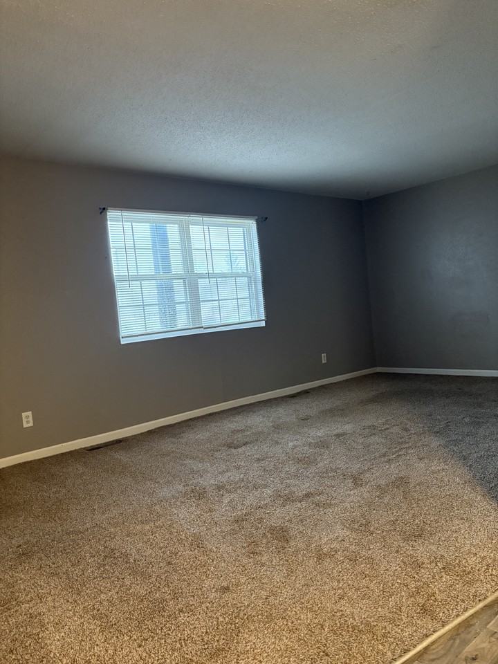 1113 Grooms - 10 #10 - Photo 2 of 6