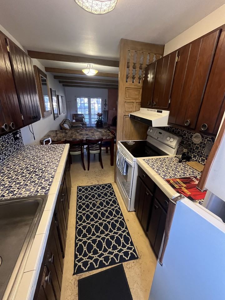 405 Camino De La Placita - 1Unit 4A #1 - Photo 7 of 21