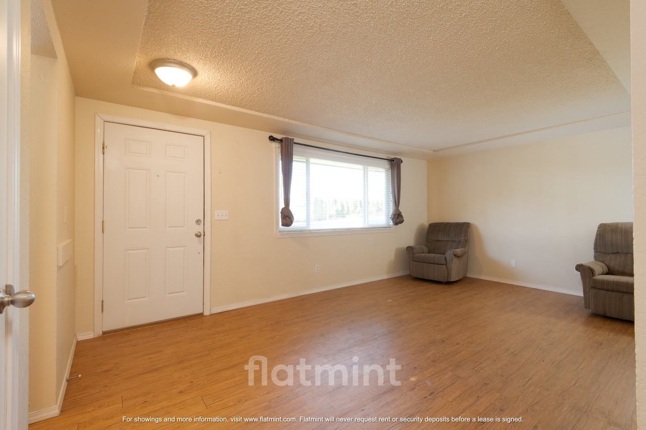 11901 Ainsworth Ave S #11901 - Photo 2 of 12