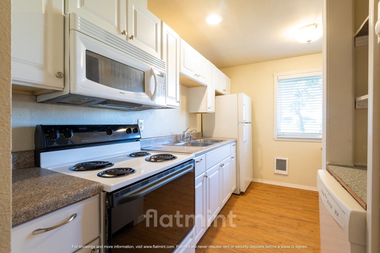 11901 Ainsworth Ave S #11901 - Photo 6 of 12