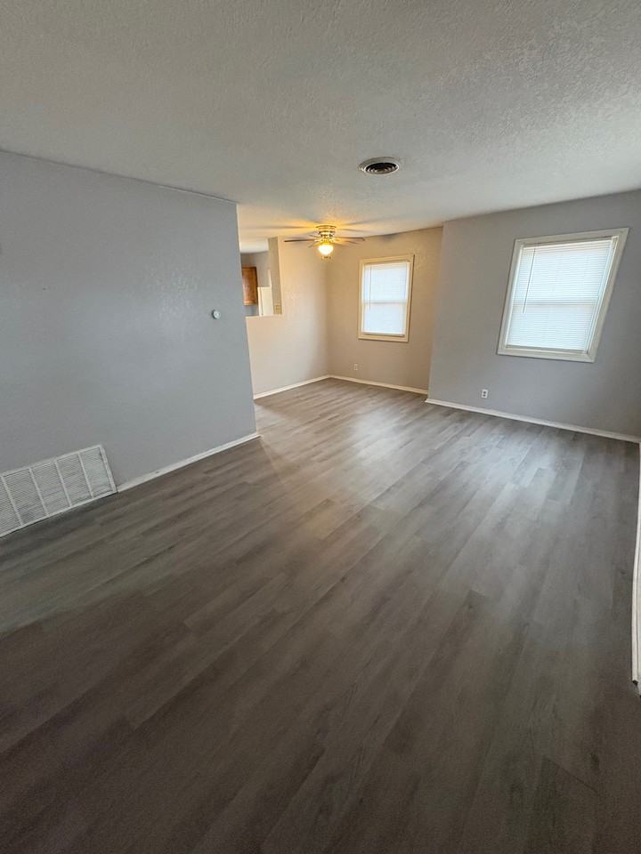 1842 Shady Crest St #1 - Photo 2 of 8