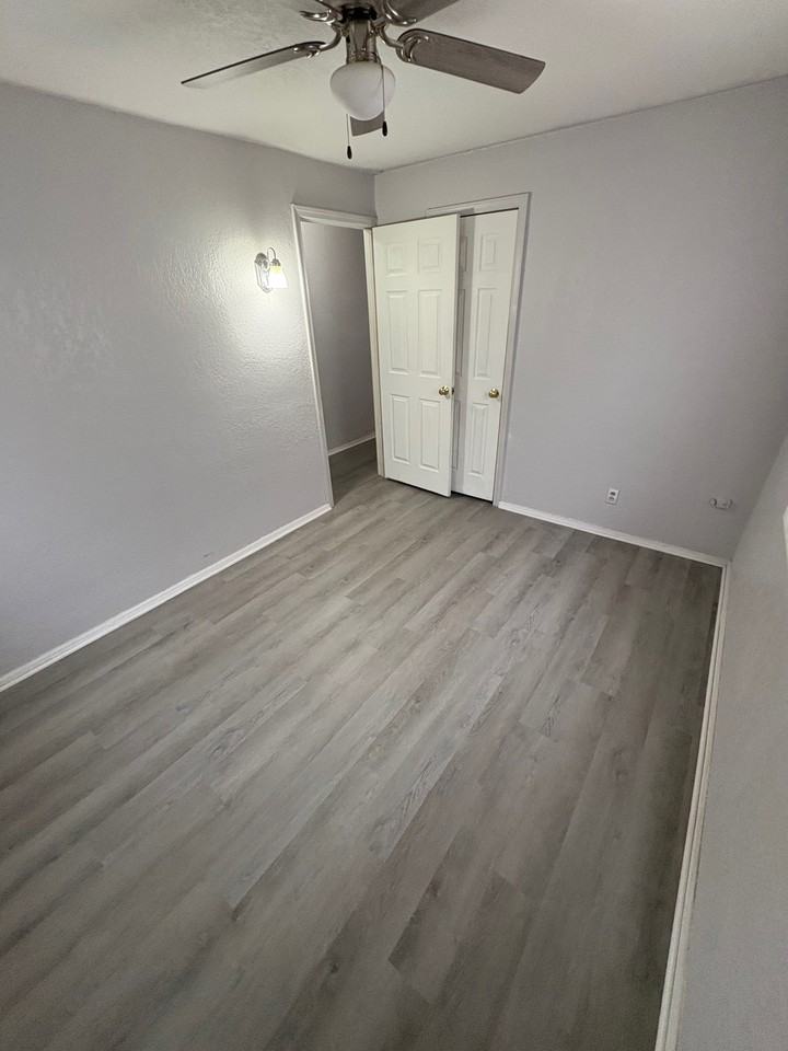 1842 Shady Crest St #1 - Photo 4 of 8