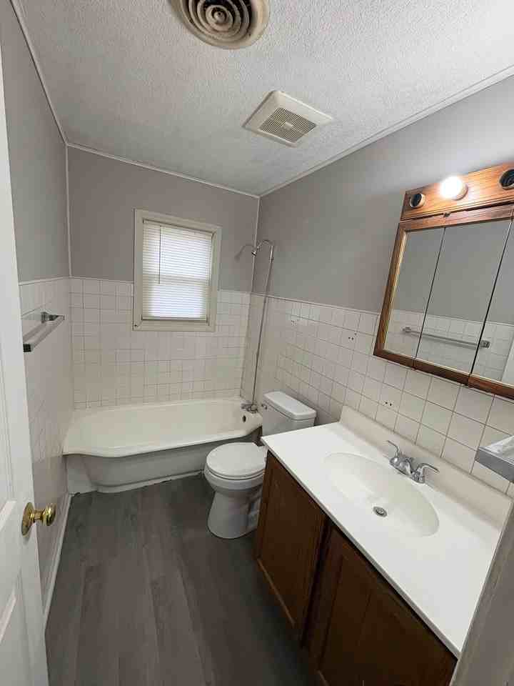 1842 Shady Crest St #1 - Photo 7 of 8