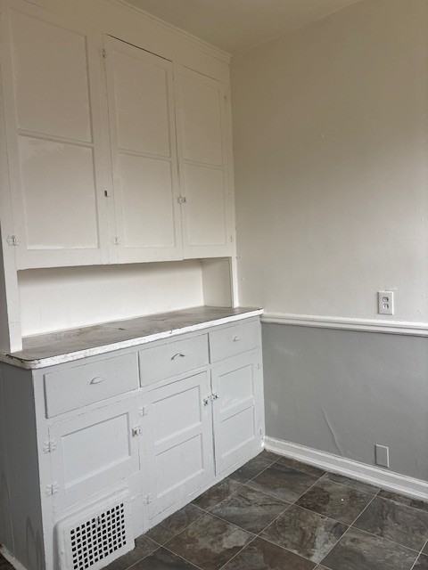 4015 Whitney St Uppr #1 - Photo 2 of 30