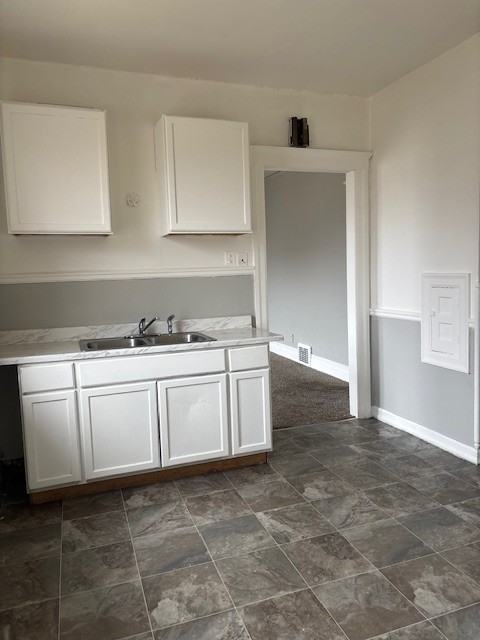 4015 Whitney St Uppr #1 - Photo 3 of 30