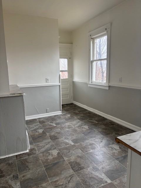 4015 Whitney St Uppr #1 - Photo 5 of 30