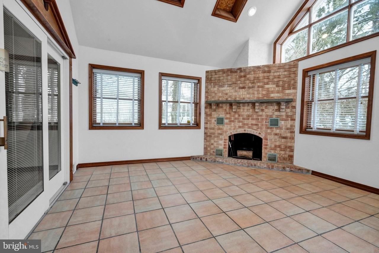 2939 W Germantown Pike - Photo 4 of 22