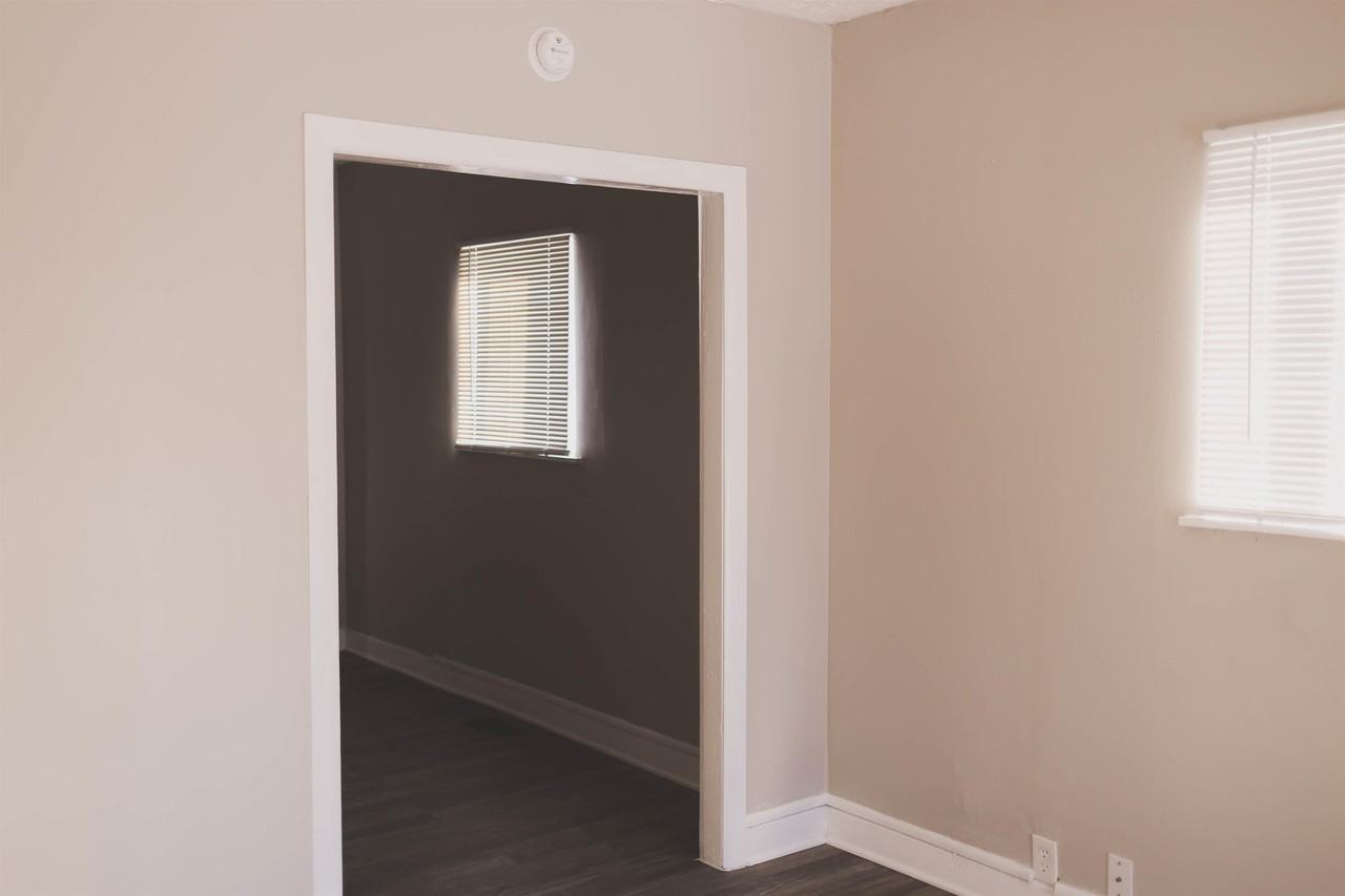 137 S Sheridan Ave #1 - Photo 2 of 16