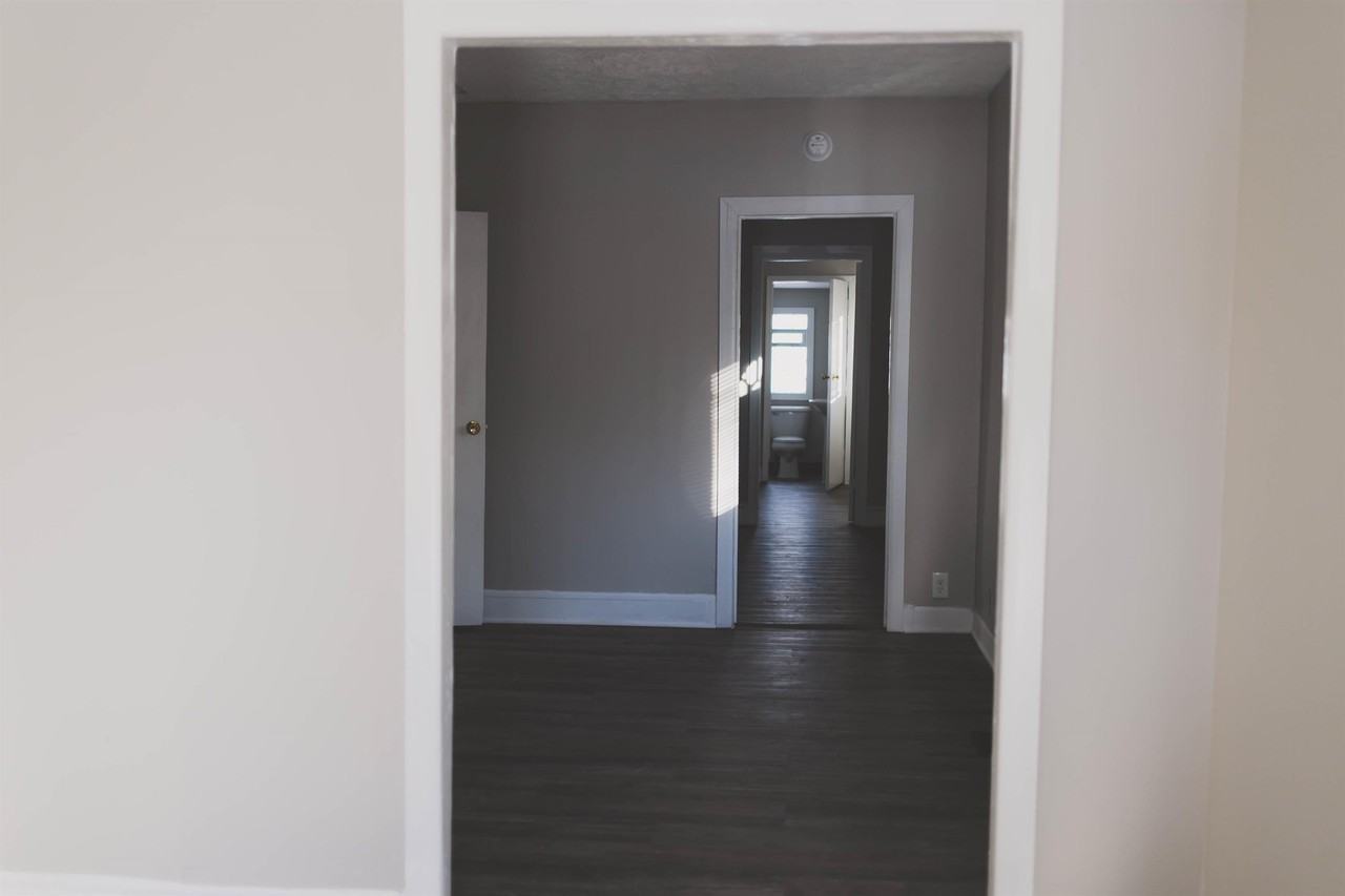 137 S Sheridan Ave #1 - Photo 3 of 16