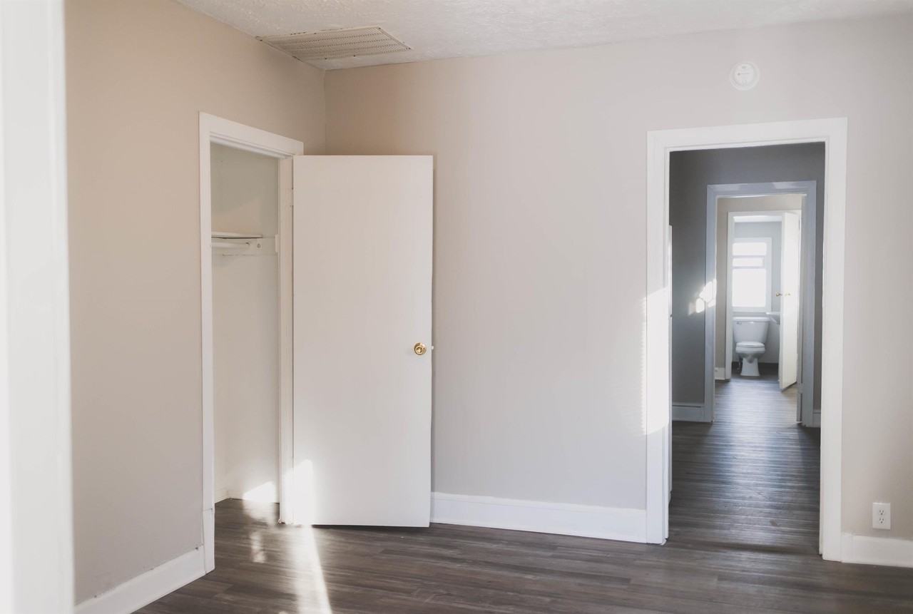 137 S Sheridan Ave #1 - Photo 4 of 16